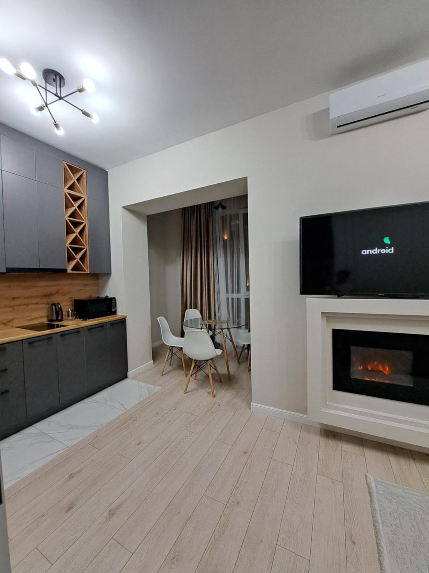 стильная евродвушка жк комфорт сити Apartment Almaty