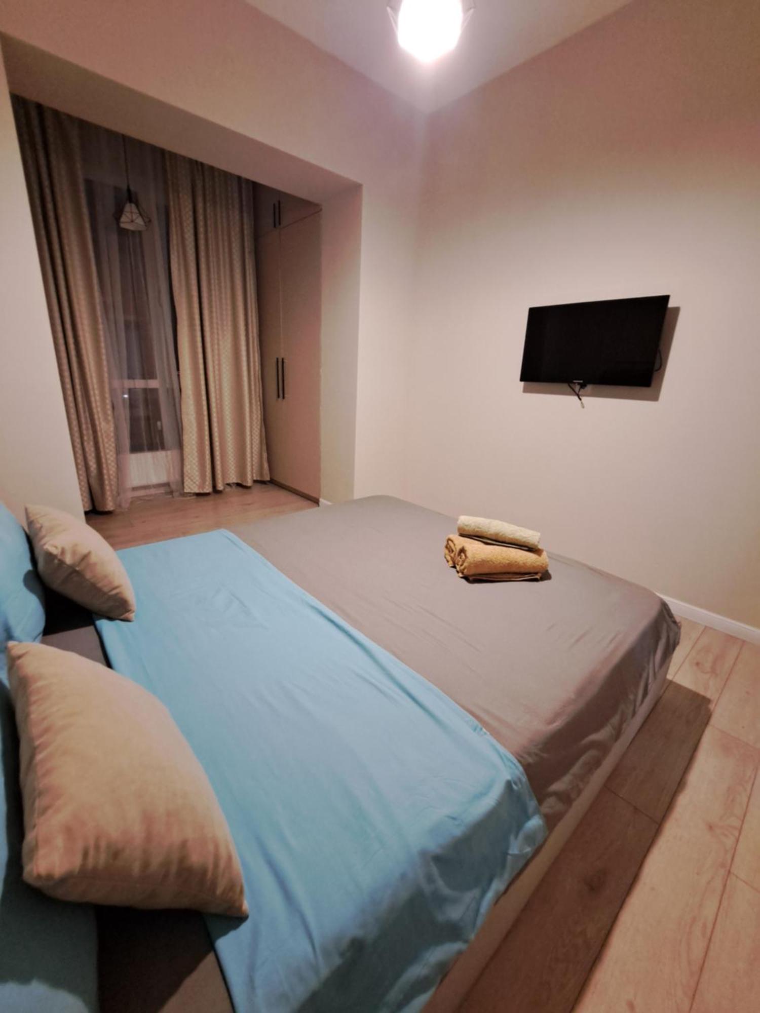стильная евродвушка жк комфорт сити Apartment Almaty